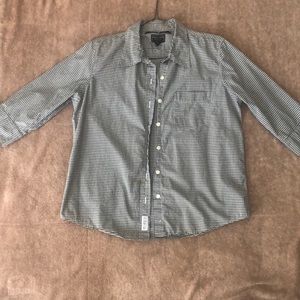 Womens Abercrombie and Fitch 3/4 sleeve button up top.